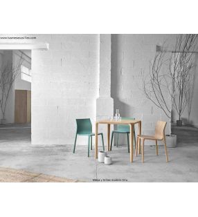 Mesa moderna en madera Silu