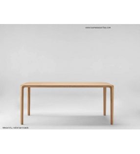 mesa-esquinas-curvadas-madera
