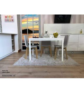 Mesa extensible Toy Metal de Cancio Vetas, estilo nórdico