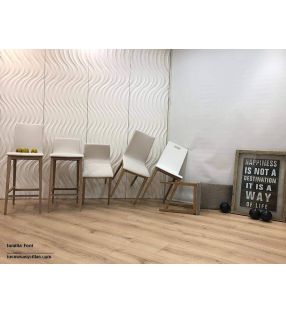 Silla de respaldo bajo y patas en madera Font