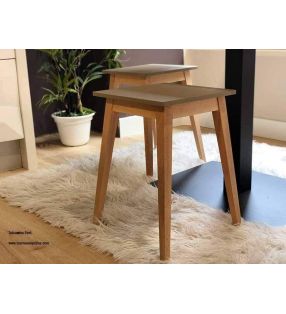 Tabouret Low Font avec pieds en bois