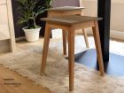 Tabouret Low Font avec pieds en bois