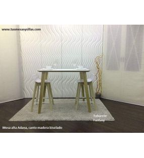 Mesa alta, Adana con canto madera de estilo nórdico