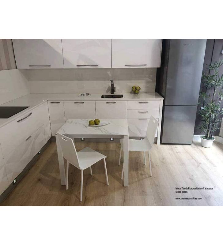 Mesa-pequeña-cocina-calacatta
