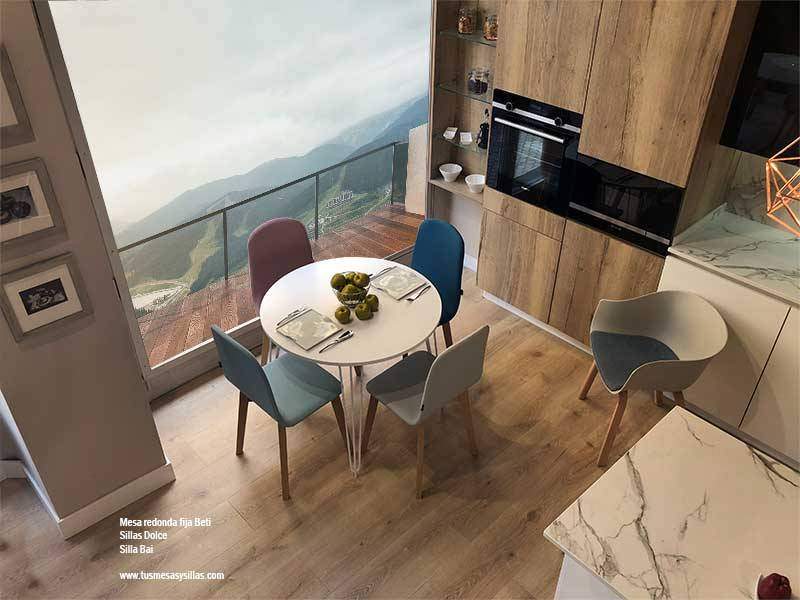 Mesa-redonda-blanca-ligera