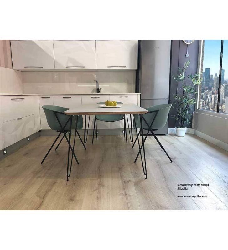 Table fixe Beti avec pieds en métal de style nordique