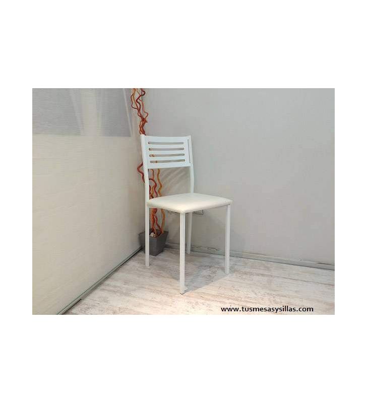 Set de table avec tiroir et chaises Issa et Formen
