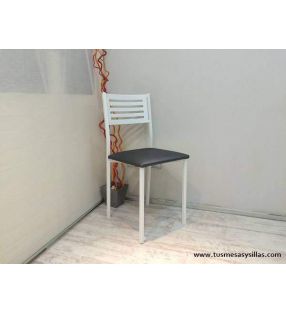Set de table avec tiroir et chaises Issa et Formen