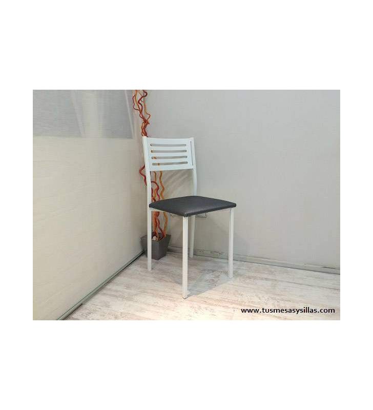 Set de table avec tiroir et chaises Issa et Formen