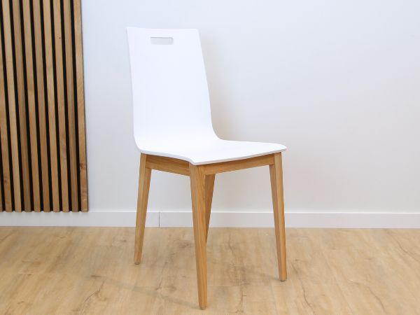 Conjunto de sillas y taburetes de cocina o comedor Font