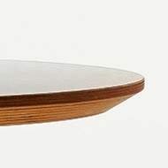 Laminado blanco con canto biselado en madera