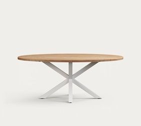 Comptoir en bois et pattes blanches