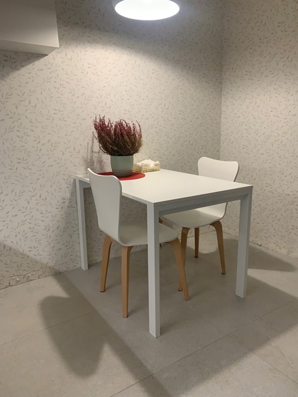 Mesa de cocina Txindoki 100x60cm extensible en cristal, madera, halifax